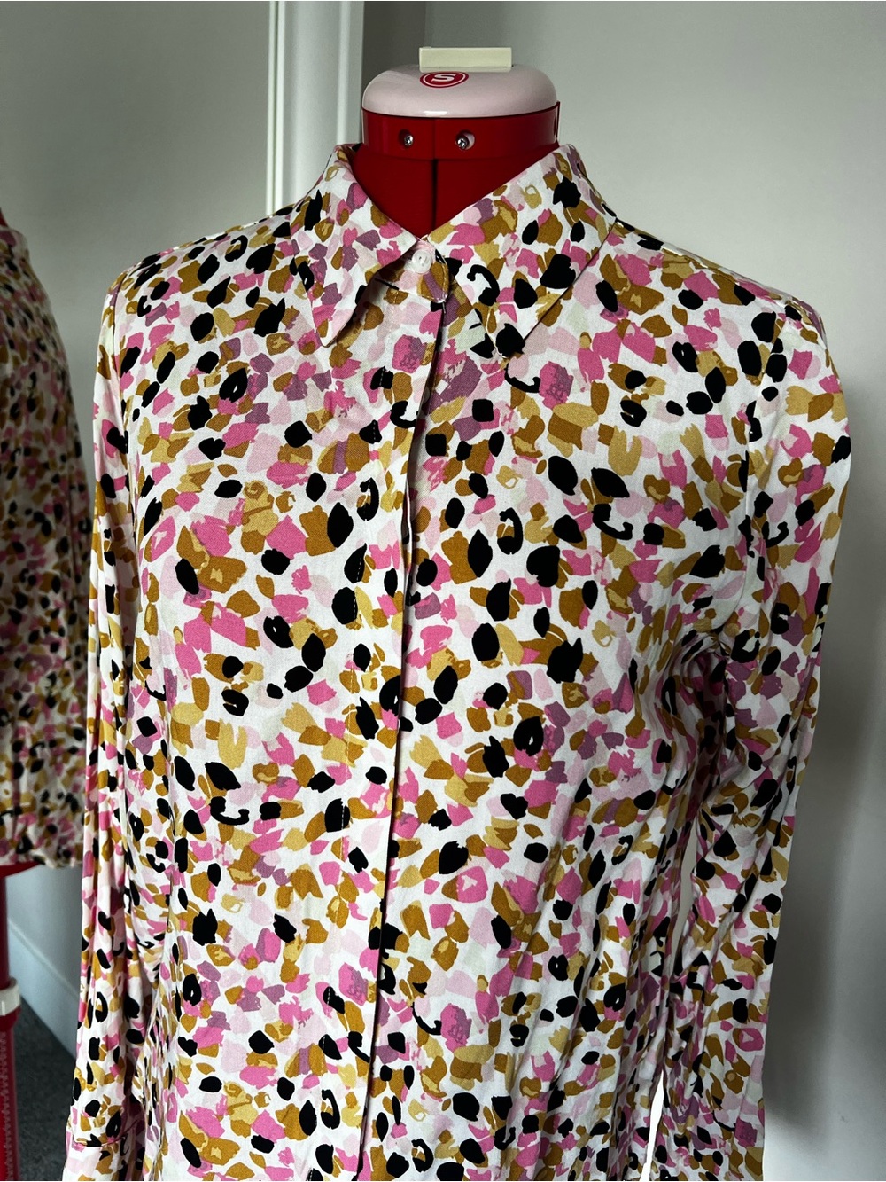 Button-Front Pink Multi-Print Collared Shirt - Picture 4 of 8